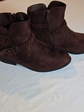 Ingaro Women’s  Braid Detail Ankle Boots - Dark Burgundy. Size 7